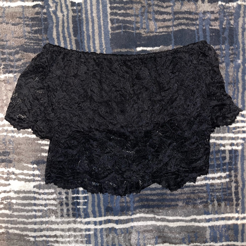 Crop lacy top